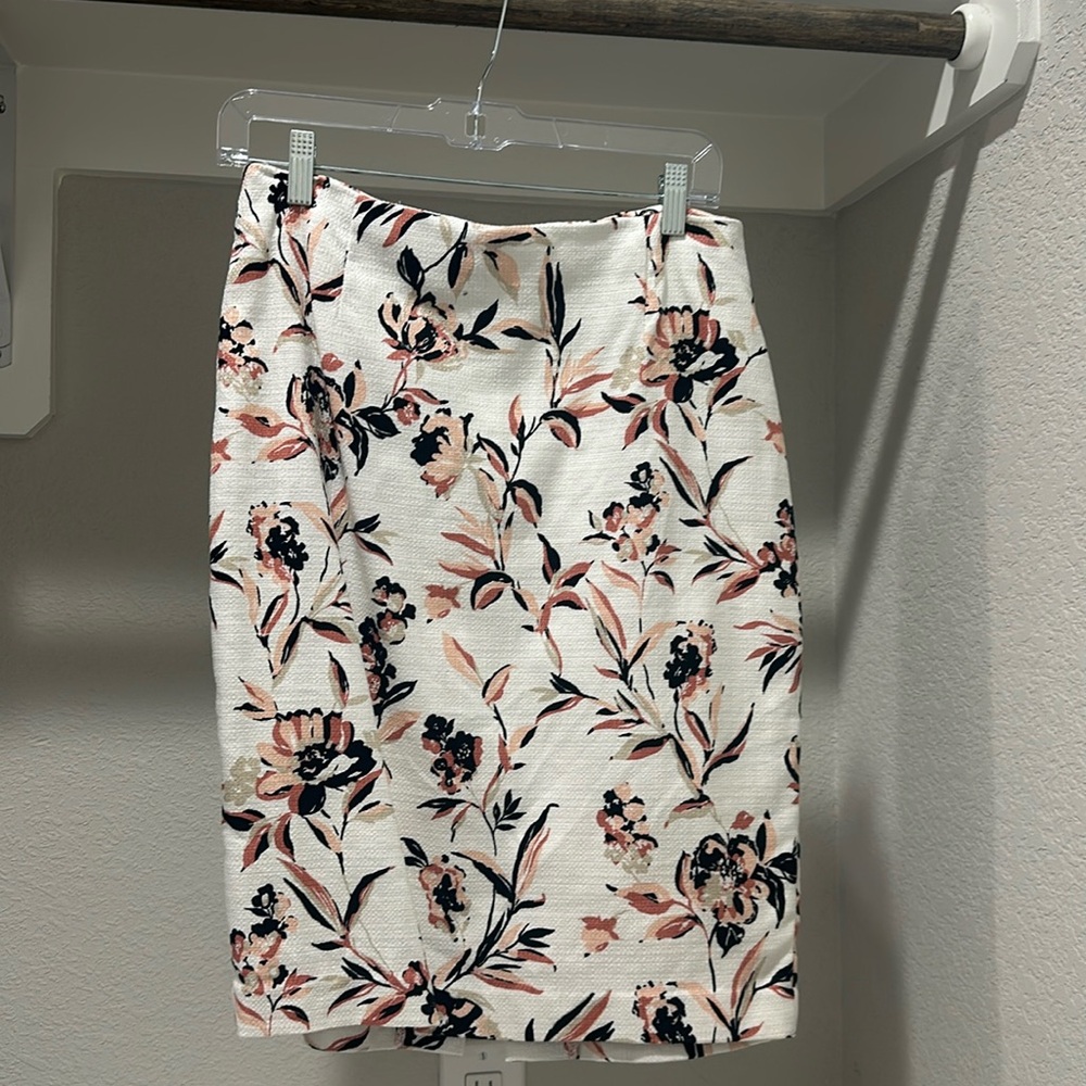 White House Black Market pencil skirt